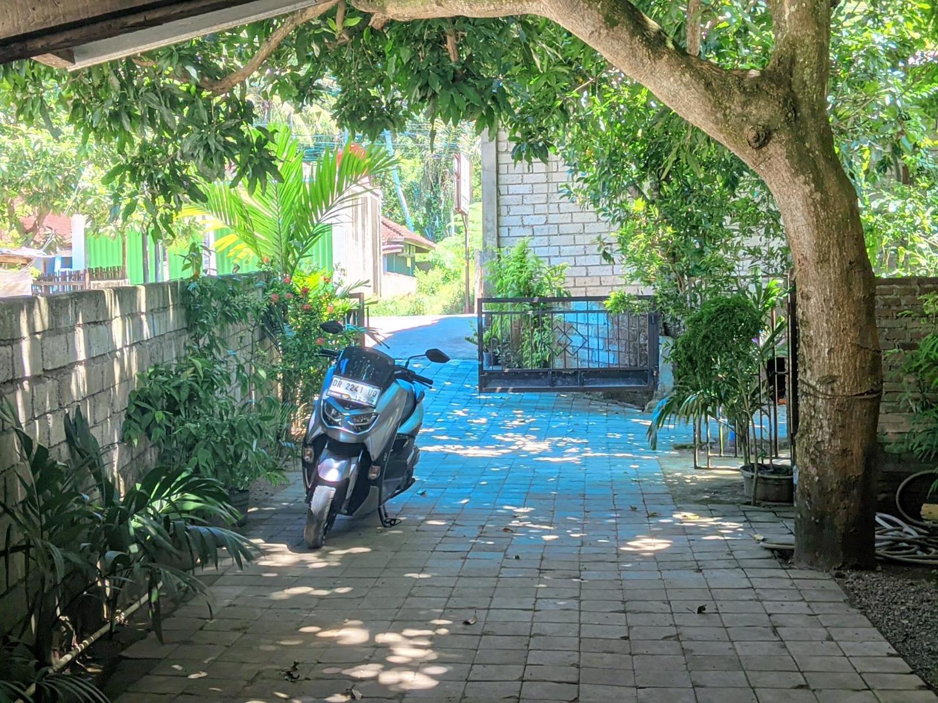 Three V Homestay Kuta  Екстер'єр фото