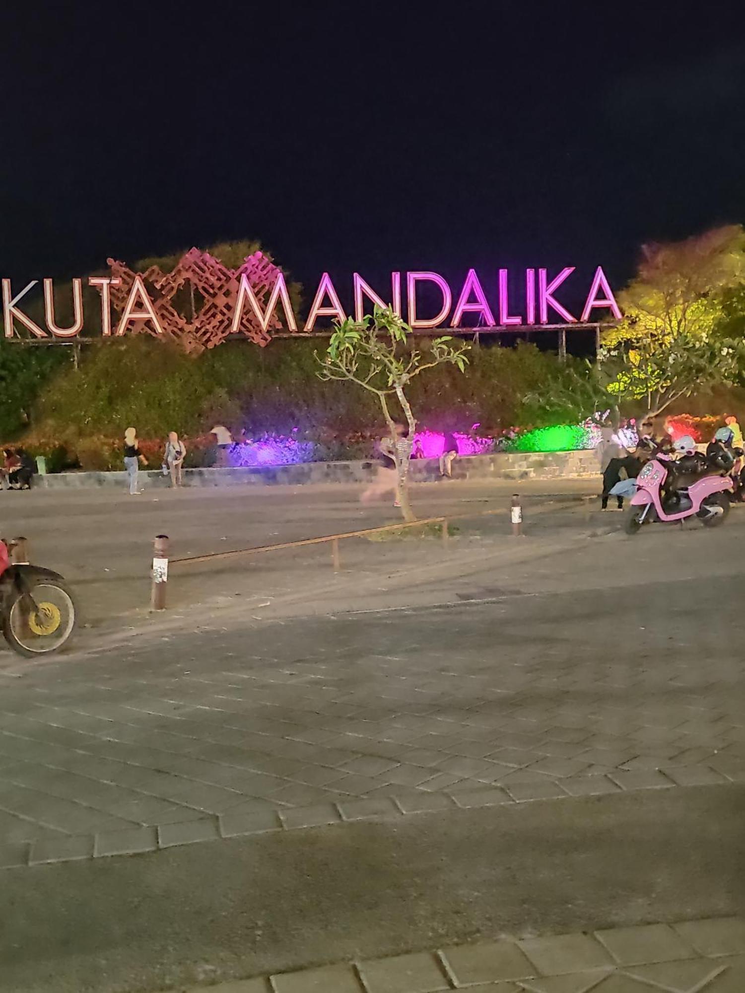 Three V Homestay Kuta  Екстер'єр фото