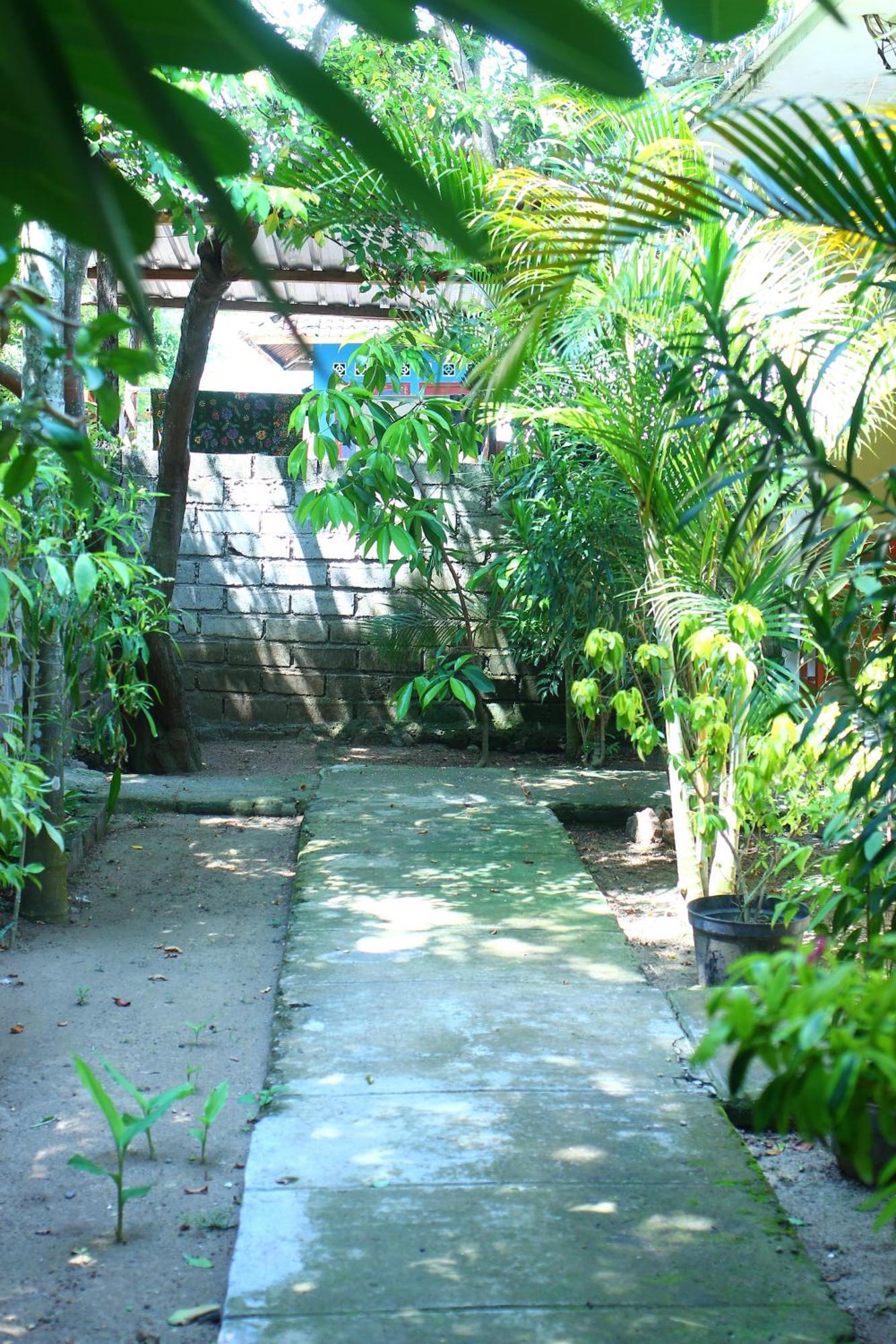 Three V Homestay Kuta  Екстер'єр фото