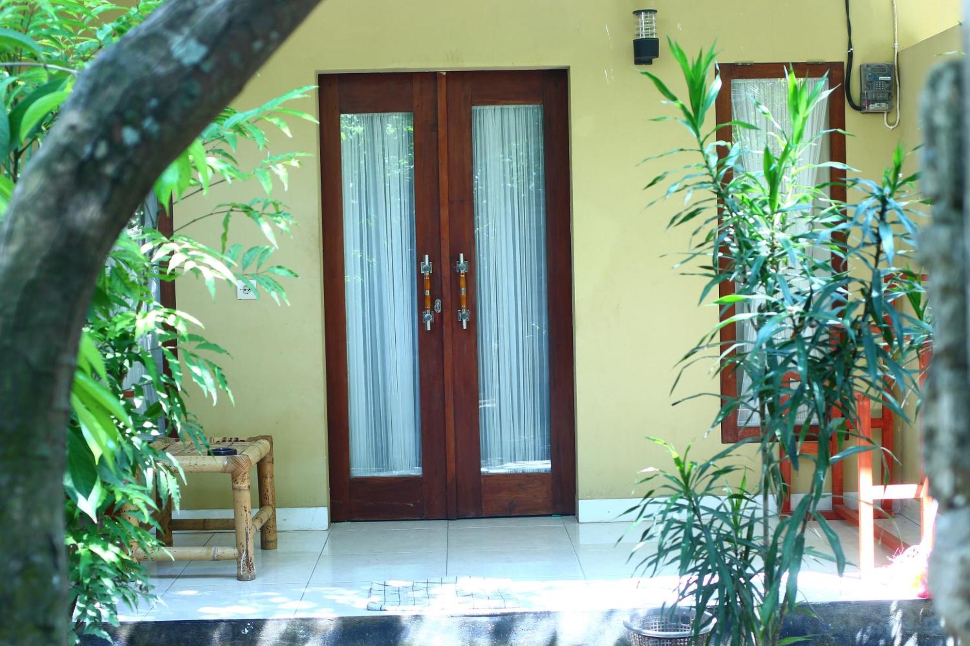 Three V Homestay Kuta  Екстер'єр фото