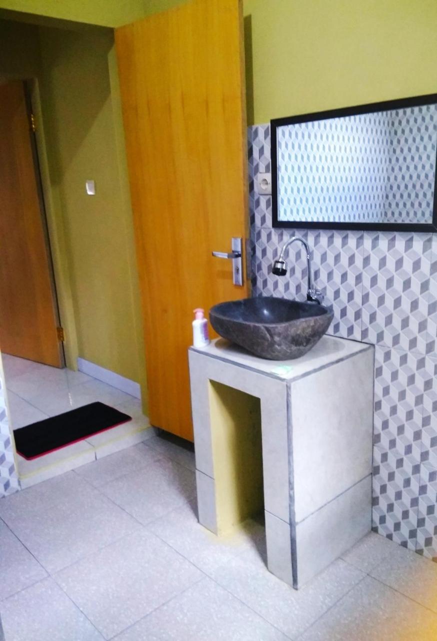 Three V Homestay Kuta  Екстер'єр фото